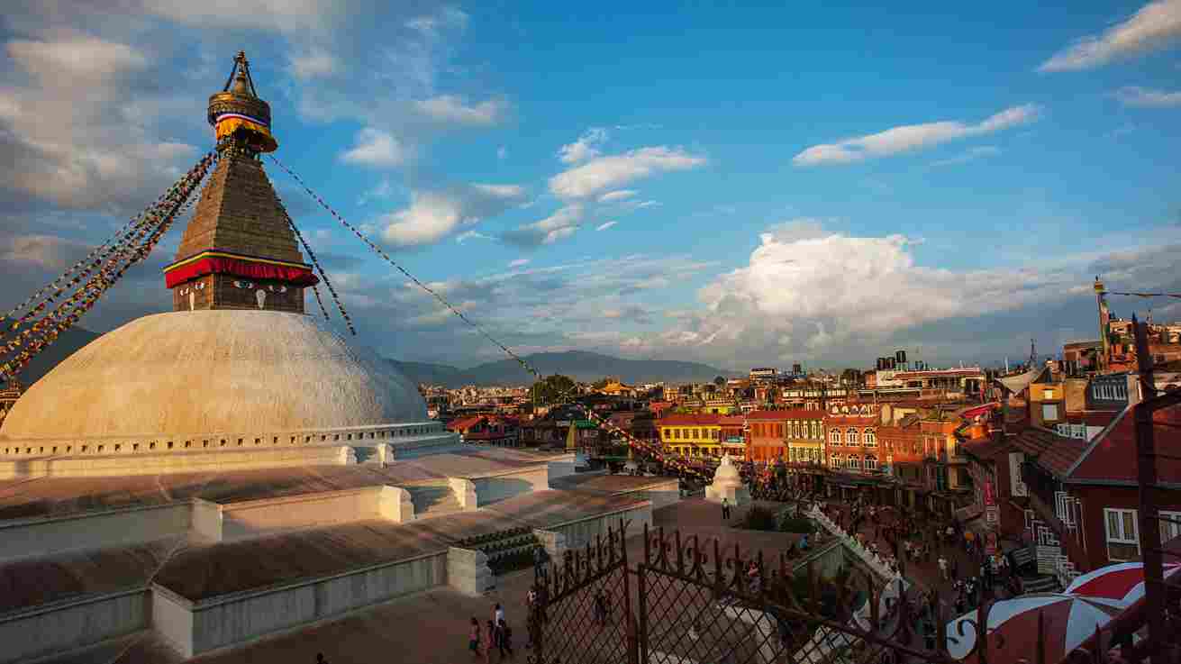 Die berühmte Stupa mit den allsehenden Buddha-Augen im Herzen von Kathmandu