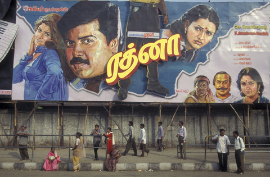 Indische Filmplakate und Werbung aus den Filmstudios von Bollywood in der Stadt Chennai in der Provinz Tamil Nadu in Indien