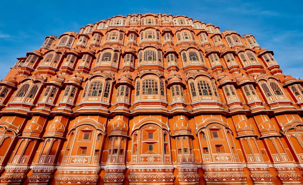 Hawa Mahal in Jaipur bei Sonnenlicht